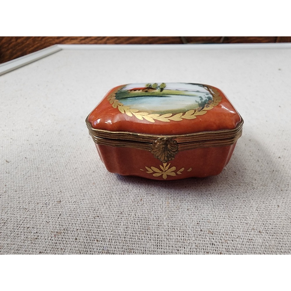 Charmart Limoges France Peint Main Hand Painted Trinket Box